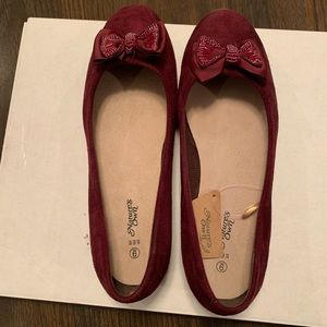 Nature’s Own Berry Ballet Flats 11W NWT!